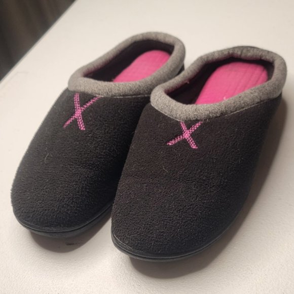 Isotoner Memory Foam Womens Slippers 7.5/8 - Picture 2 of 2